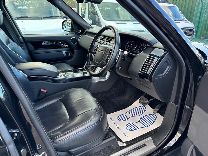 View LAND ROVER RANGE ROVER 5.0 P525 V8 Autobiography VAT Qualifying