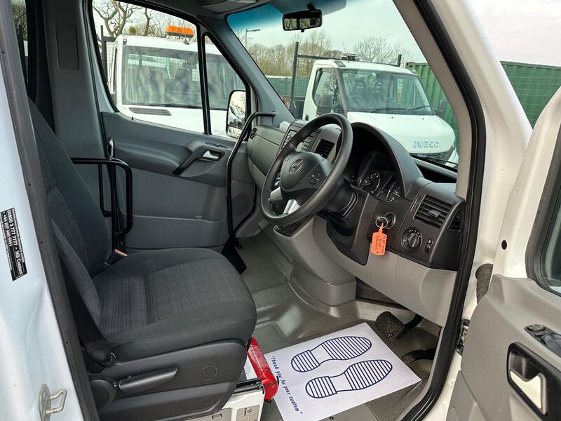 View MERCEDES-BENZ SPRINTER 2.1 314 CDi MINIBUS 3.5T EURO 6