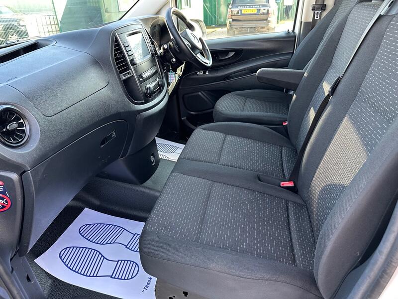 View MERCEDES-BENZ VITO 2.0 114 CDI Progressive Auto Air Con