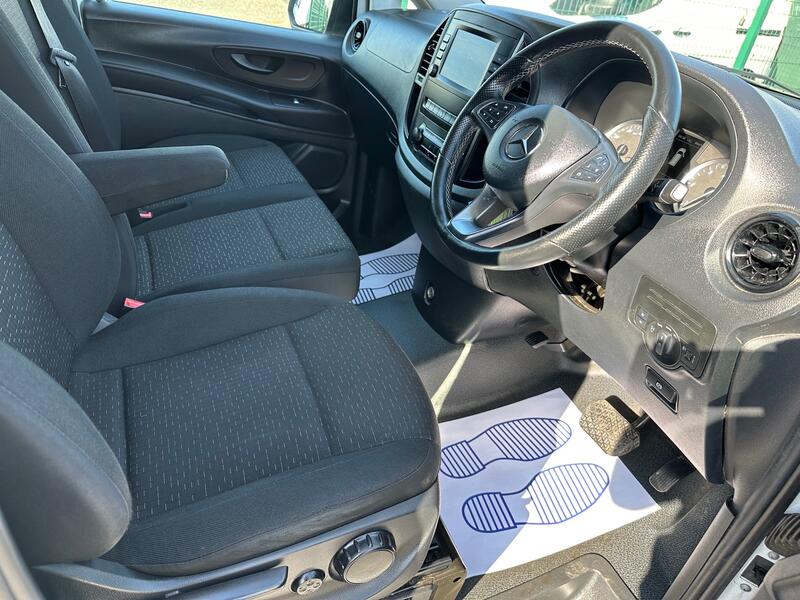 View MERCEDES-BENZ VITO 2.0 114 CDI Progressive Auto Air Con