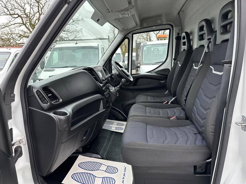 View IVECO DAILY LWB RWD AIR CON