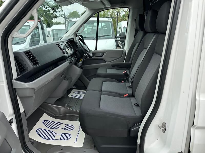 View VOLKSWAGEN CRAFTER 2.0 TDI CR35 LWB WINDOW FITTERS FRAIL VAN
