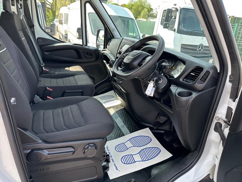 View IVECO DAILY 35C18 3.0 DOUBLE CAB TIPPER